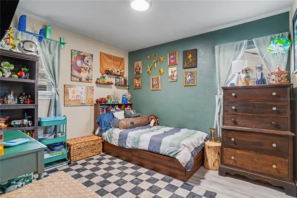4811 12TH AVENUE S St Petersburg, FL 33711