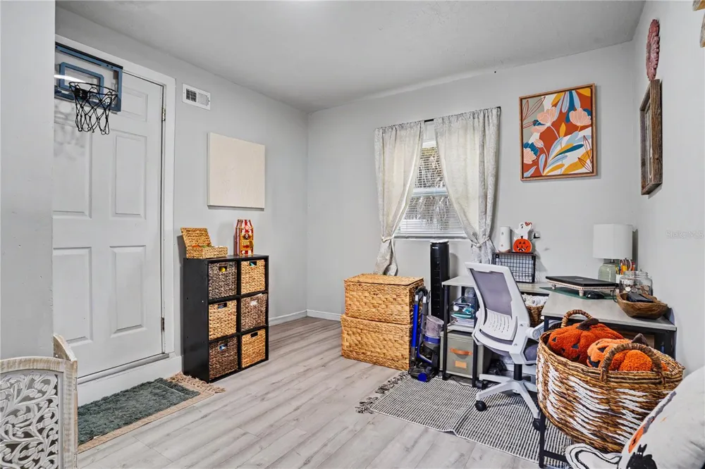 4811 12TH AVENUE S St Petersburg, FL 33711