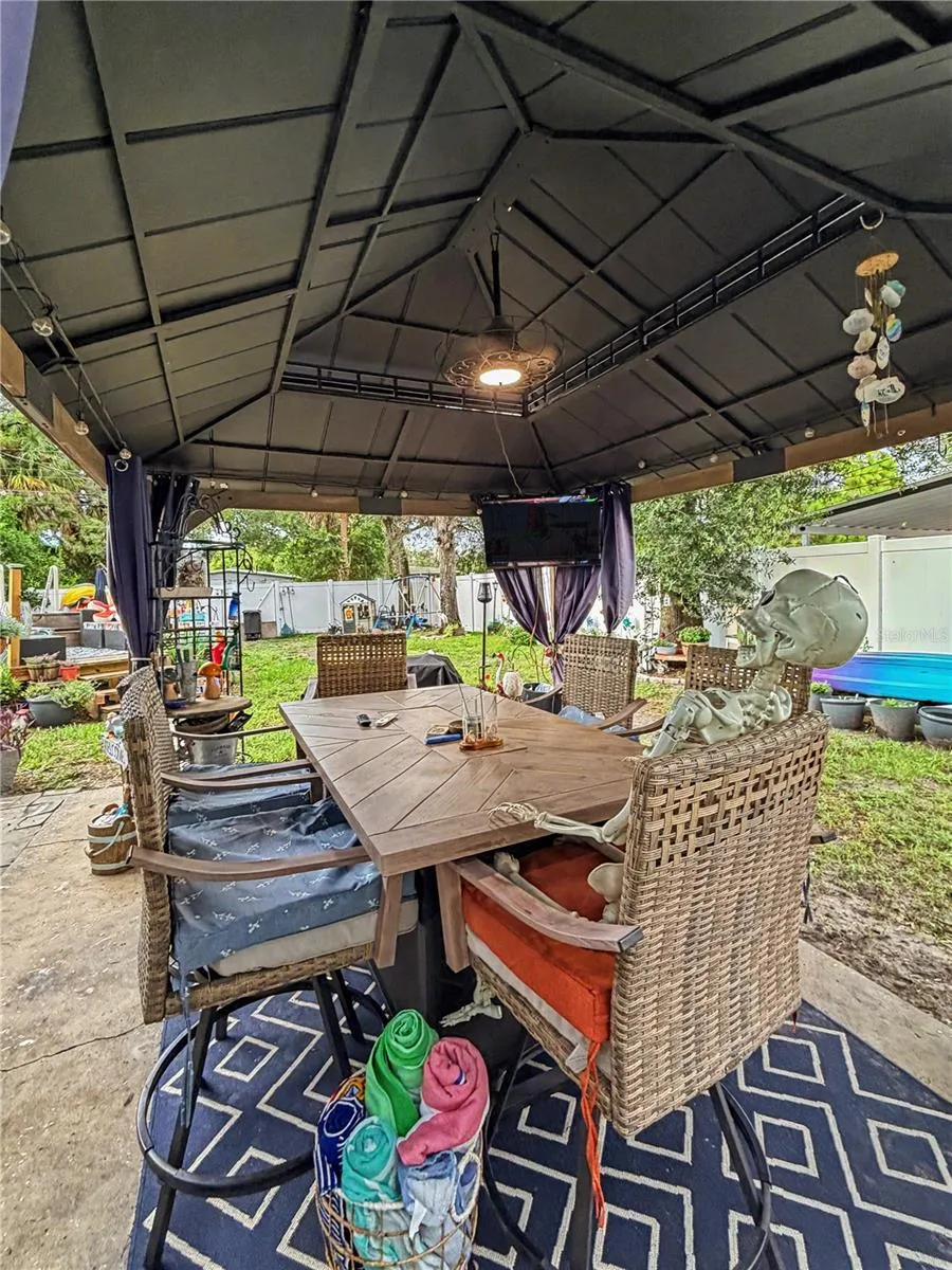 4811 12TH AVENUE S St Petersburg, FL 33711