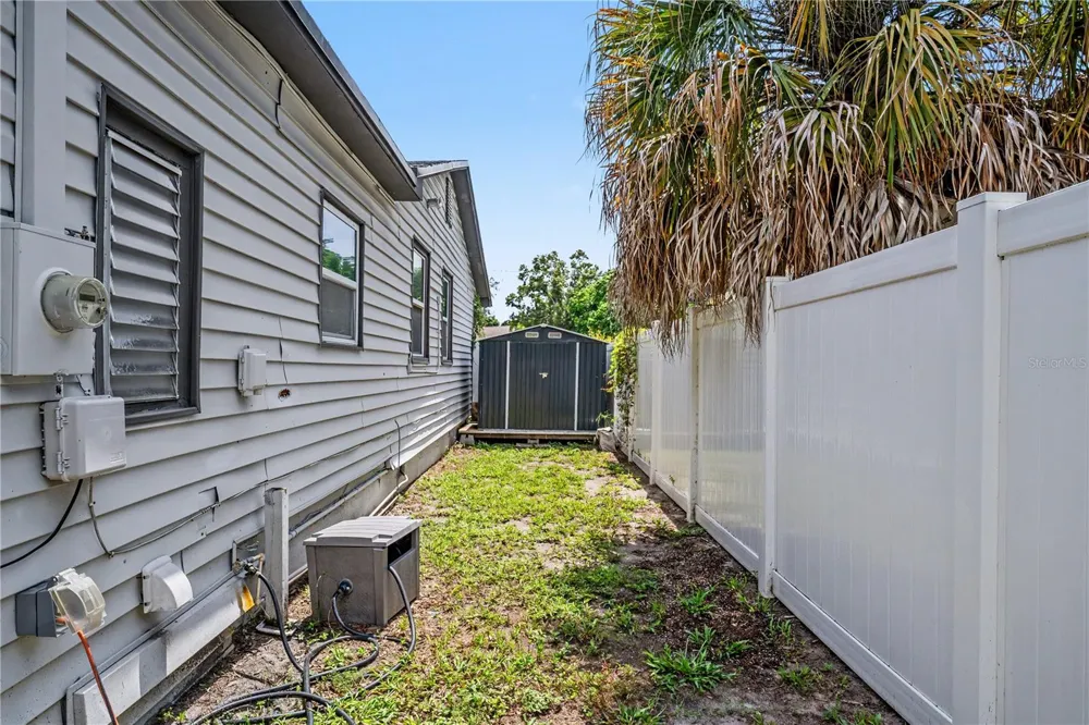 4811 12TH AVENUE S St Petersburg, FL 33711