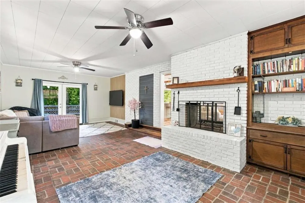 613 Holly Drive S Gainesville, GA 30501