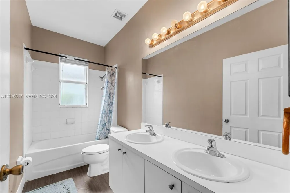3985 NE 15th St Homestead, FL 33033