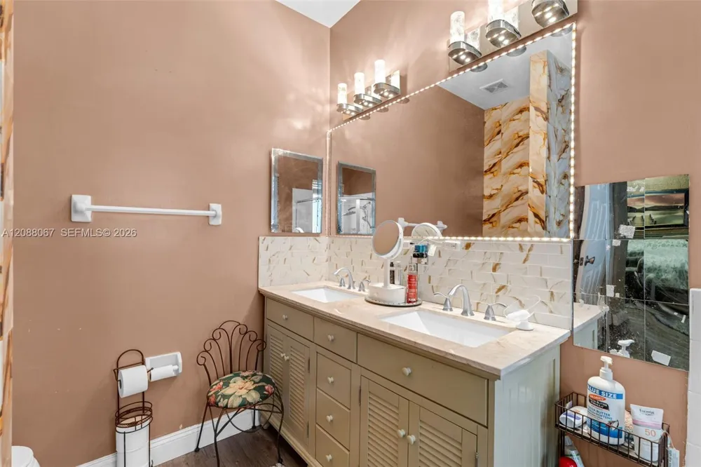 3985 NE 15th St Homestead, FL 33033