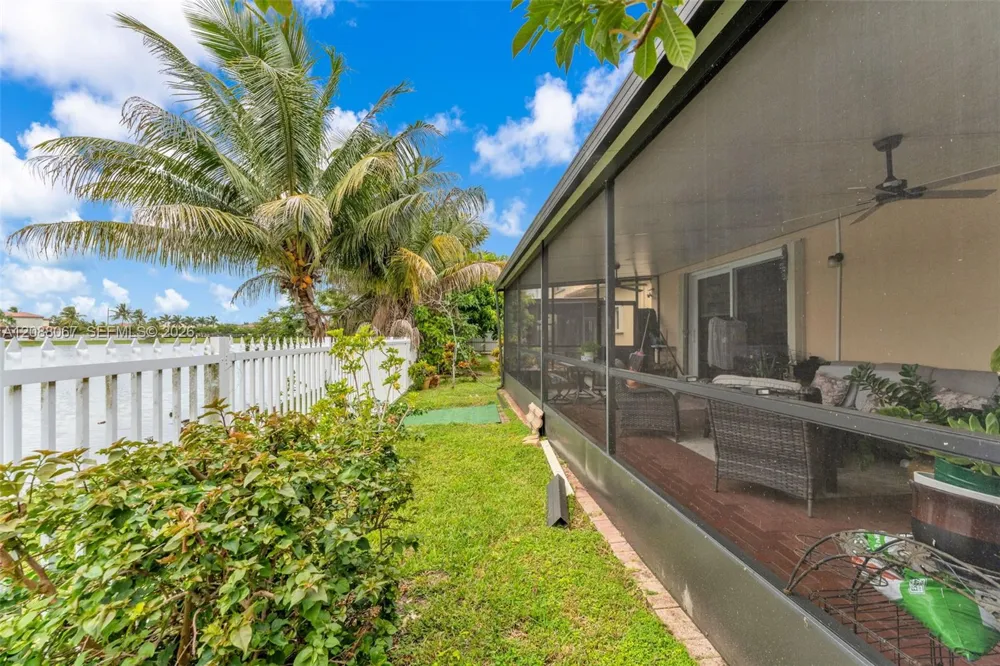 3985 NE 15th St Homestead, FL 33033