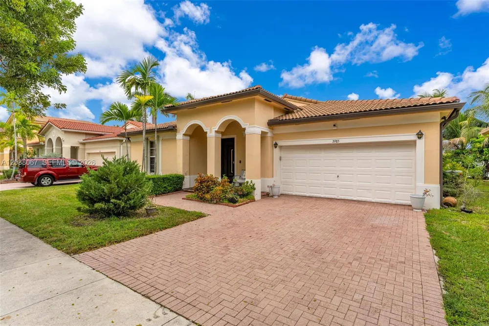 3985 NE 15th St Homestead, FL 33033