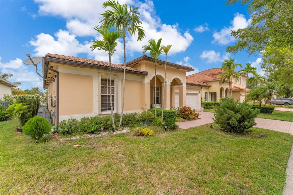 3985 NE 15th St Homestead, FL 33033