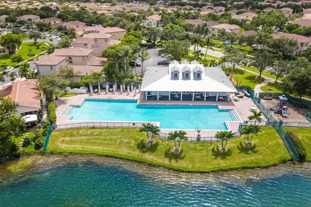 3985 NE 15th St Homestead, FL 33033