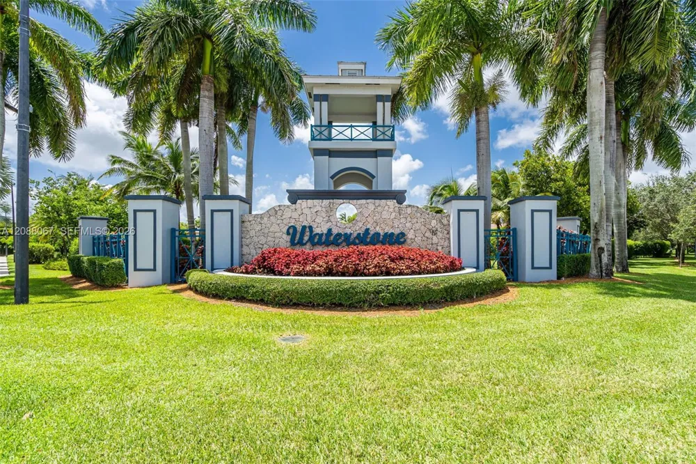 3985 NE 15th St Homestead, FL 33033