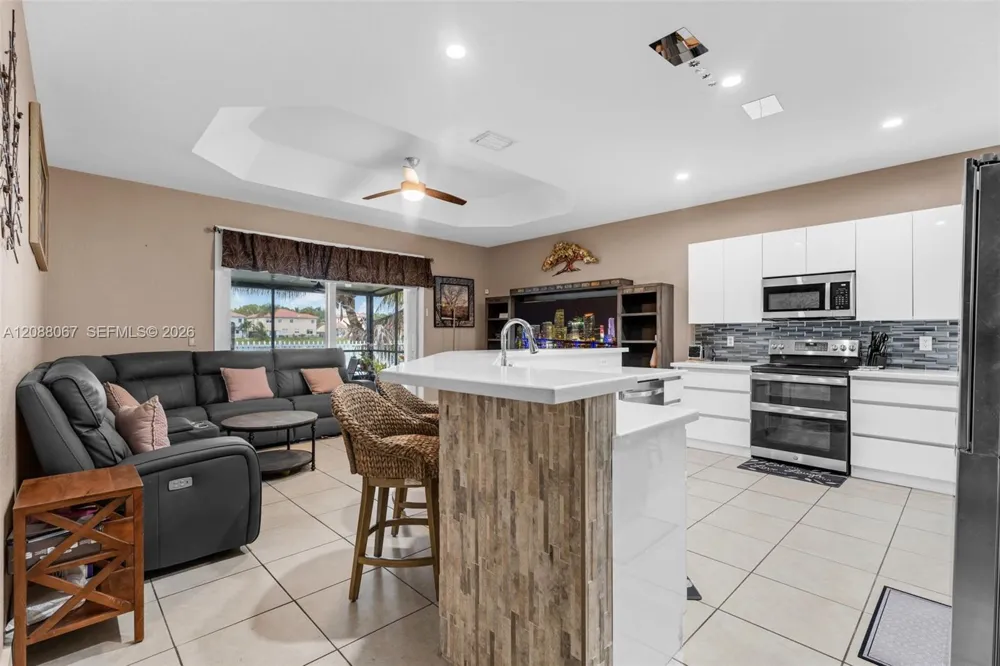 3985 NE 15th St Homestead, FL 33033