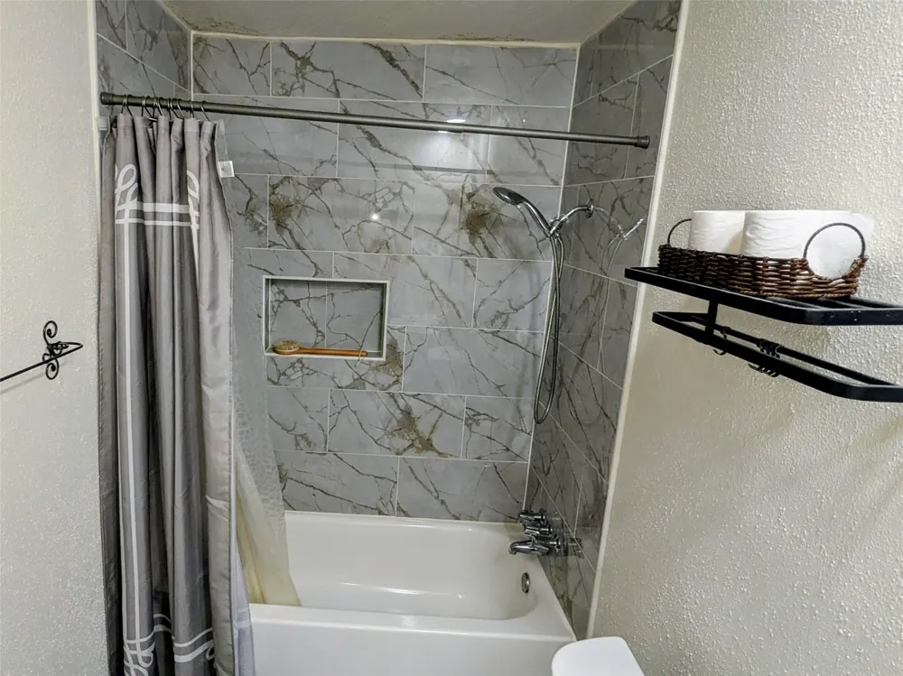 7307 La Granada Drive Houston, TX 77083