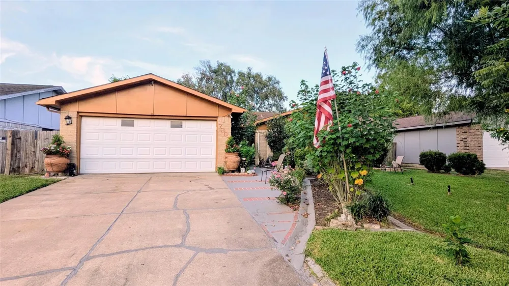 7307 La Granada Drive Houston, TX 77083