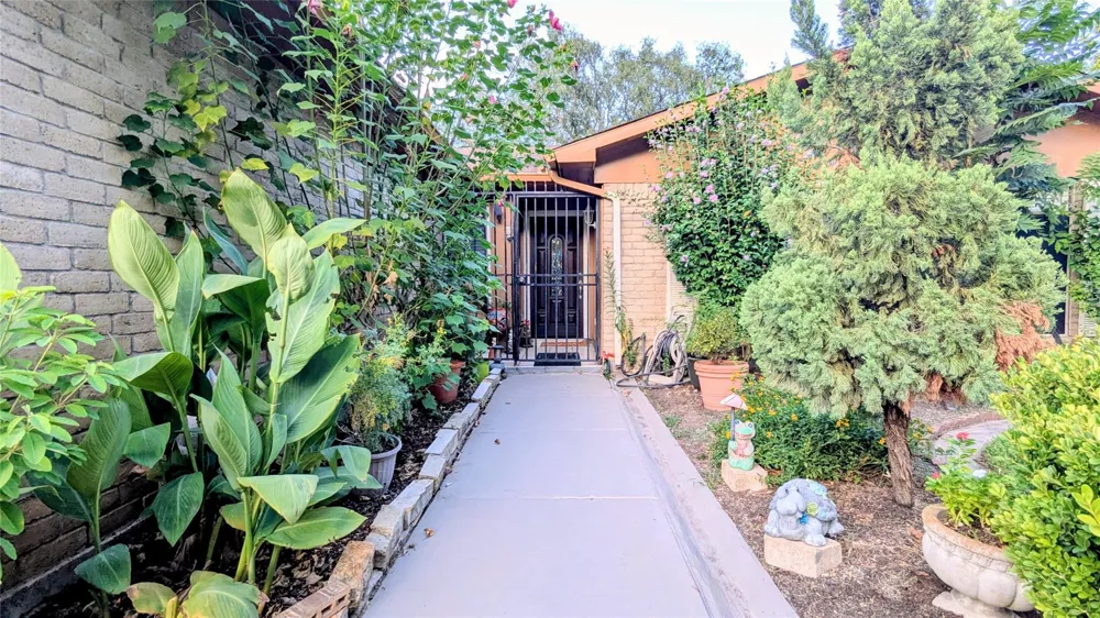 7307 La Granada Drive Houston, TX 77083