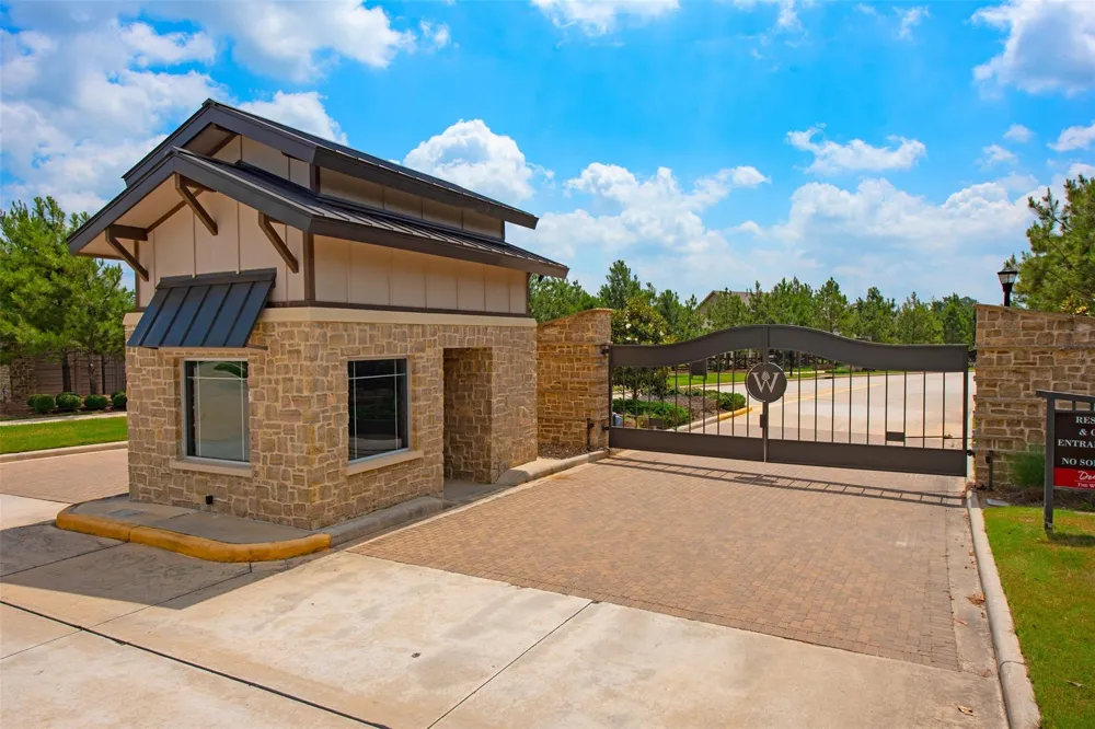 392 Connemara Drive Spring, TX 77382