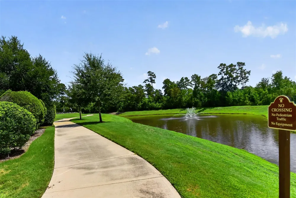 392 Connemara Drive Spring, TX 77382