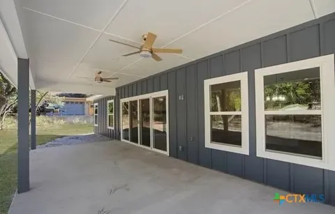 1172 Johnson Rd Canyon Lake, TX 78133