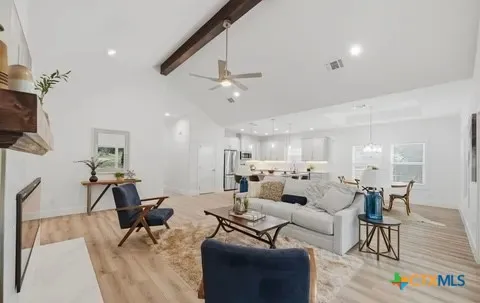 1172 Johnson Rd Canyon Lake, TX 78133