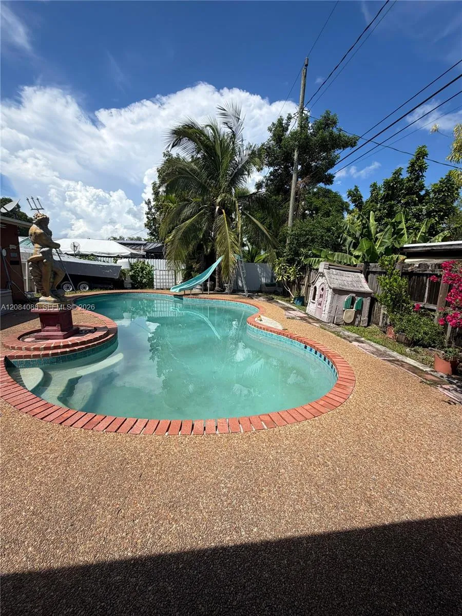 16111 SW 98th Ave Miami, FL 33157