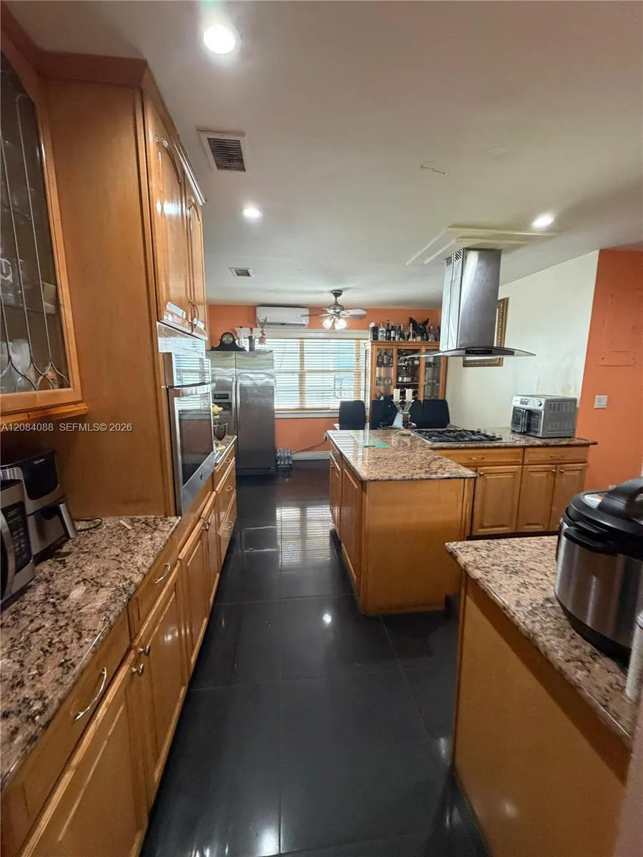 16111 SW 98th Ave Miami, FL 33157
