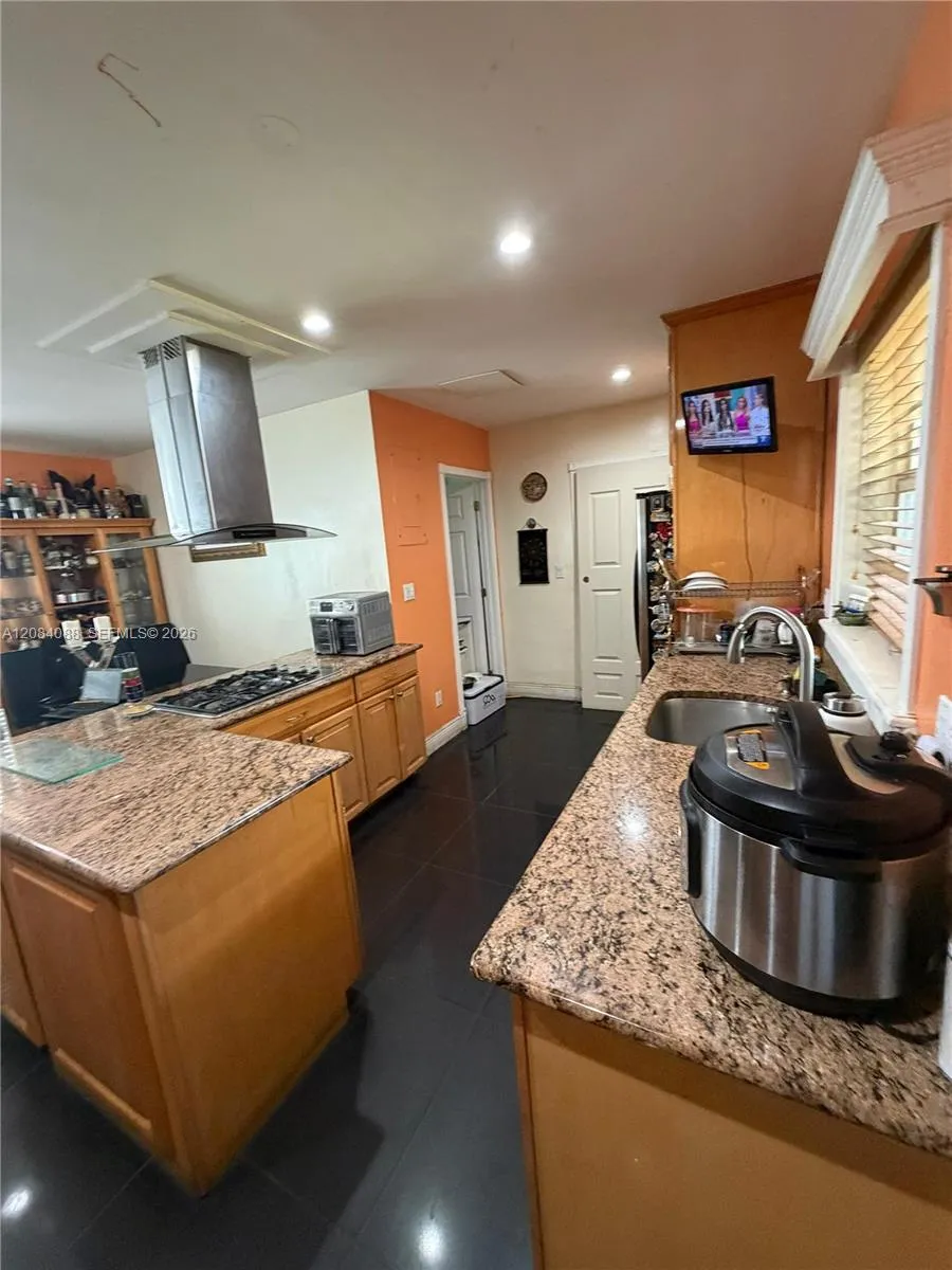 16111 SW 98th Ave Miami, FL 33157