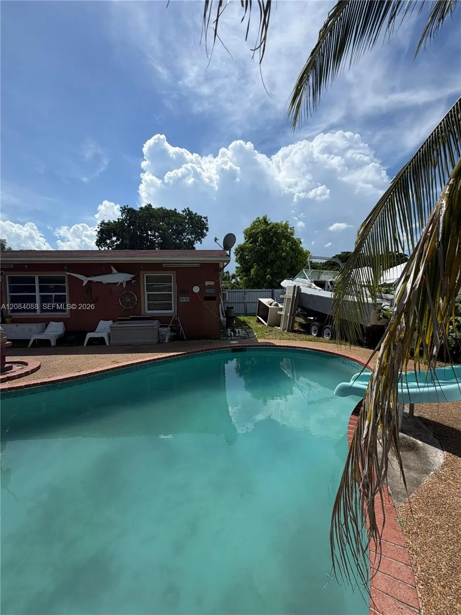 16111 SW 98th Ave Miami, FL 33157