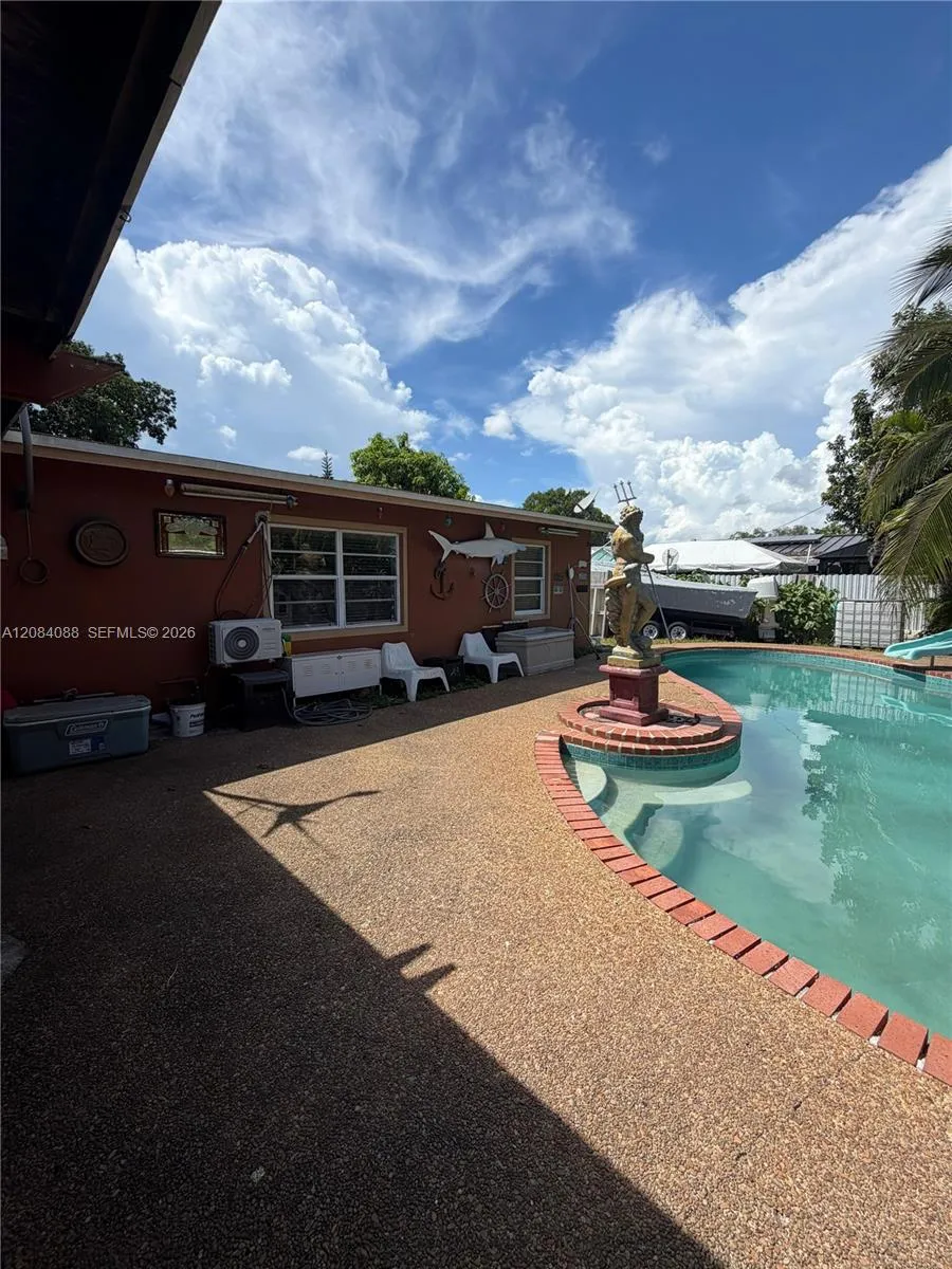 16111 SW 98th Ave Miami, FL 33157