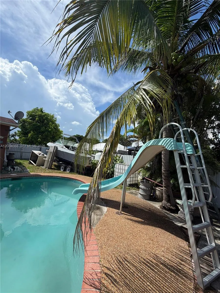 16111 SW 98th Ave Miami, FL 33157