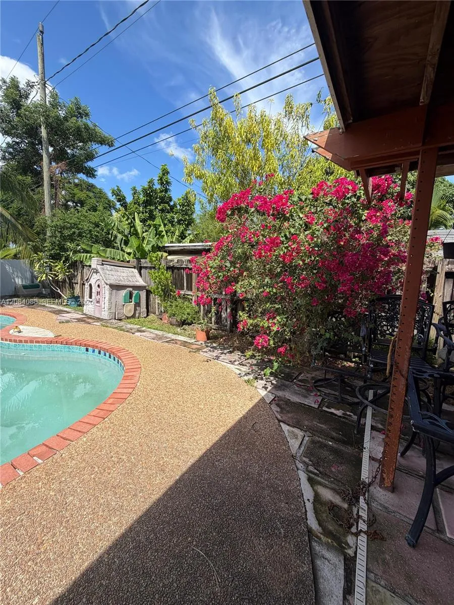 16111 SW 98th Ave Miami, FL 33157