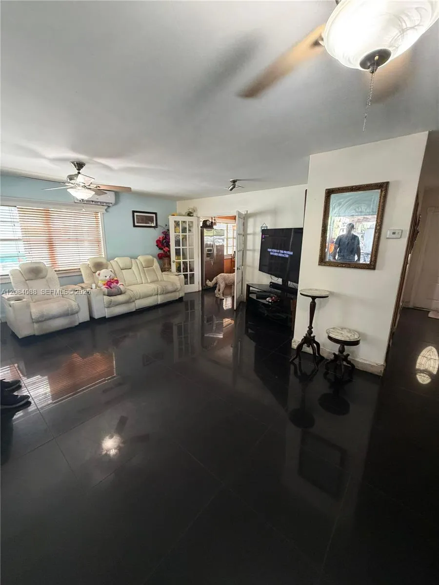 16111 SW 98th Ave Miami, FL 33157