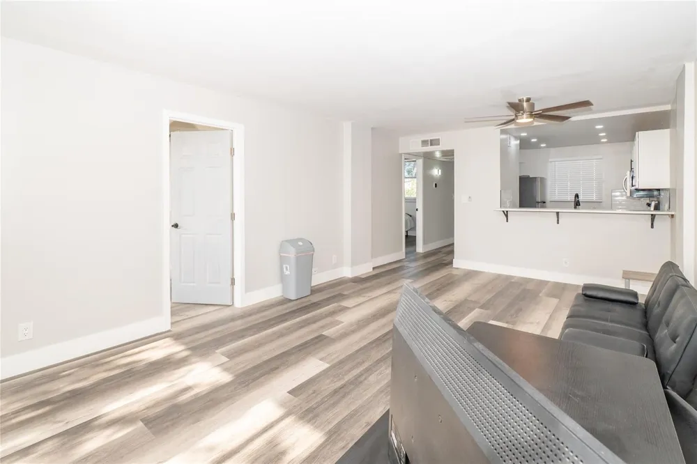 119 ROYAL PARK DRIVE #4H Oakland Park, FL 33309