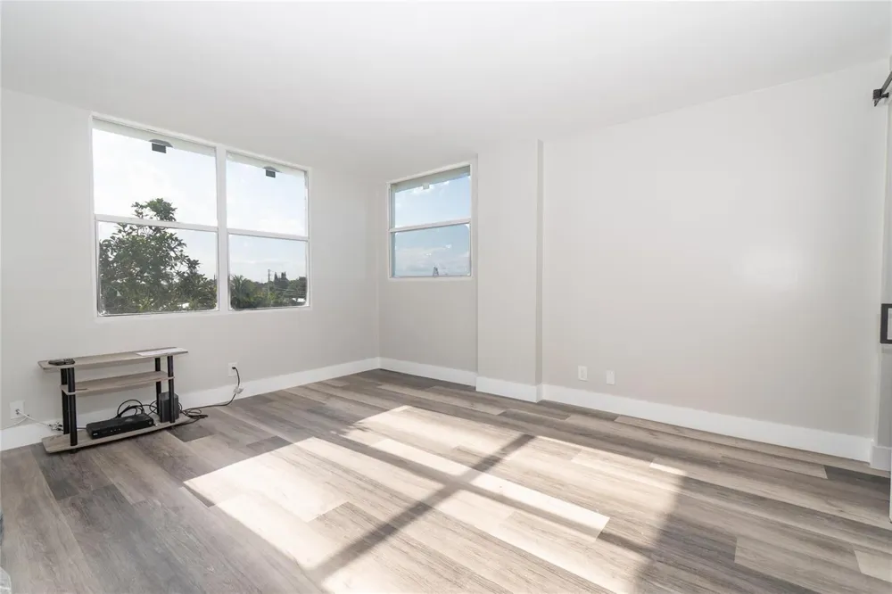 119 ROYAL PARK DRIVE #4H Oakland Park, FL 33309