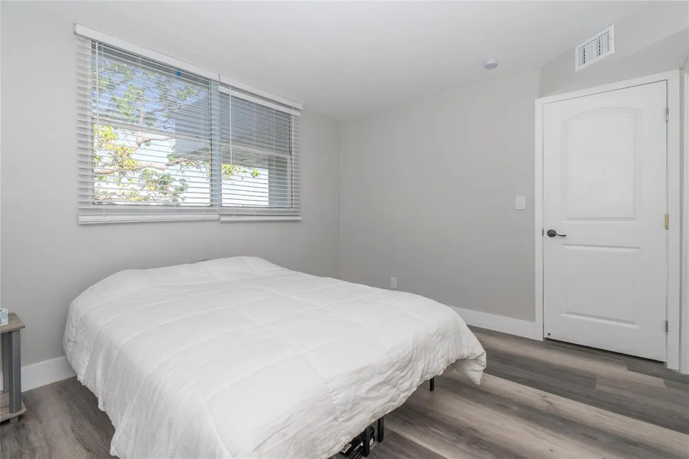 119 ROYAL PARK DRIVE #4H Oakland Park, FL 33309