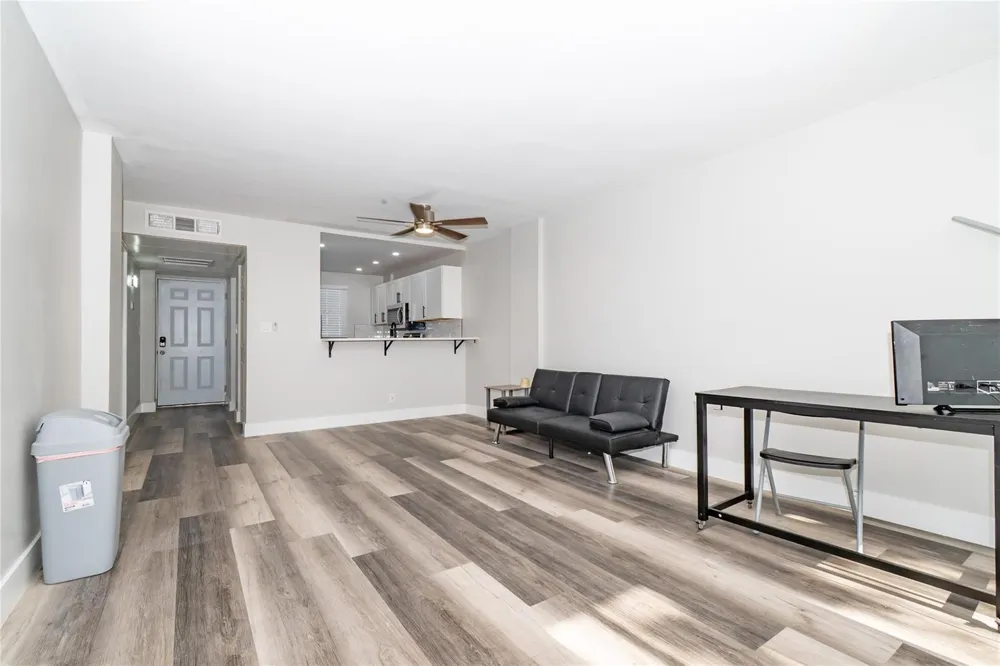 119 ROYAL PARK DRIVE #4H Oakland Park, FL 33309