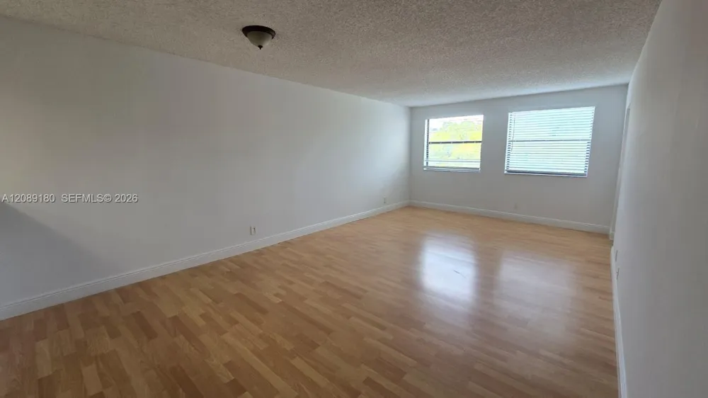 8180 Geneva Ct #419 Doral, FL 33166