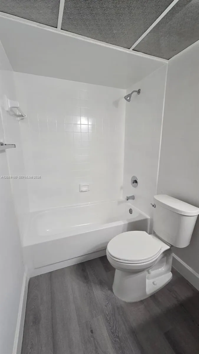 8180 Geneva Ct #419 Doral, FL 33166