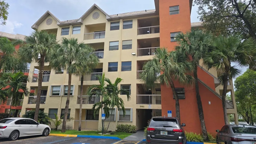 8180 Geneva Ct #419 Doral, FL 33166