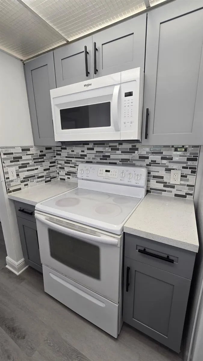 8180 Geneva Ct #419 Doral, FL 33166