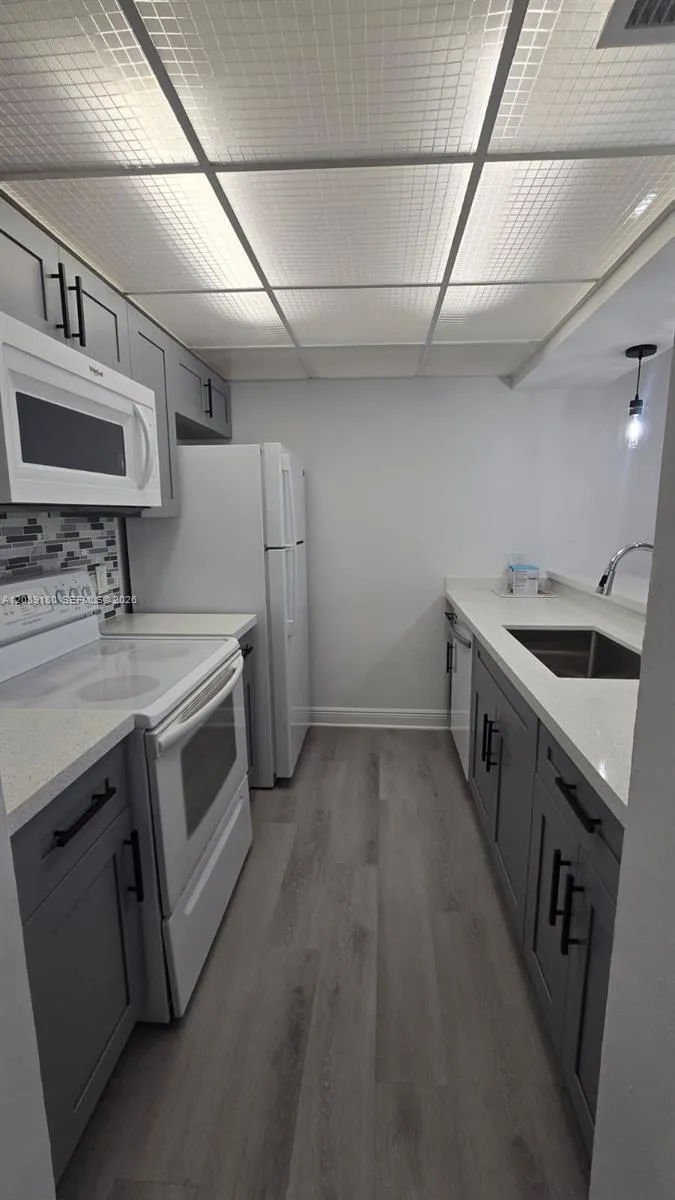 8180 Geneva Ct #419 Doral, FL 33166