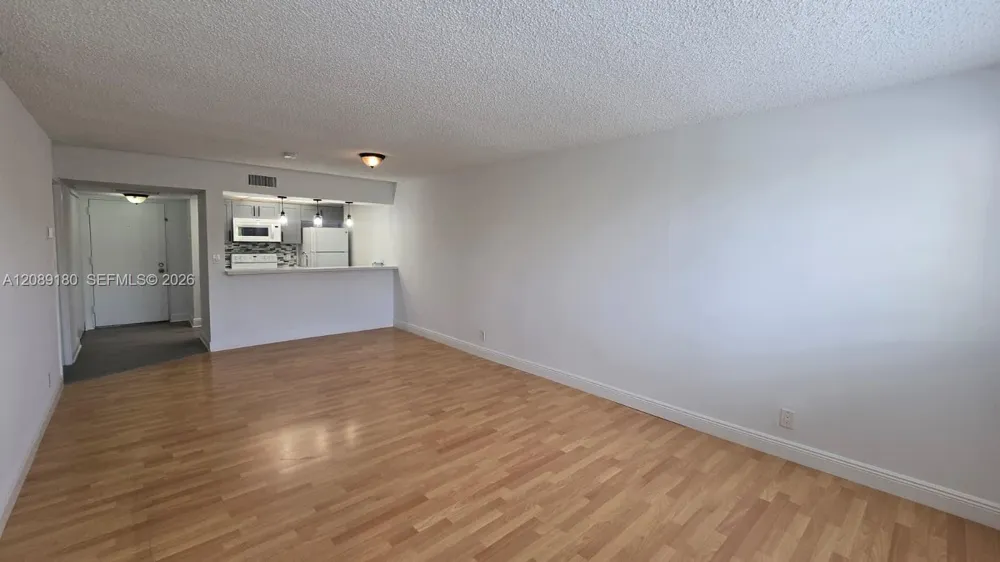 8180 Geneva Ct #419 Doral, FL 33166