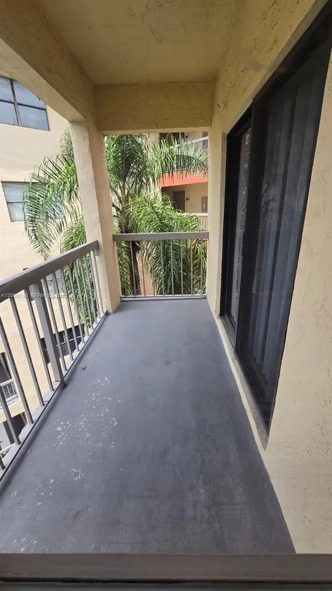 8180 Geneva Ct #419 Doral, FL 33166
