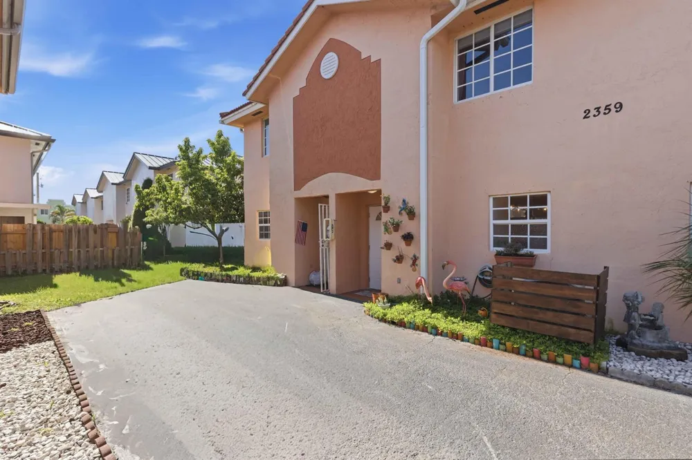 2359 W 74TH STREET #1-102 Hialeah, FL 33016
