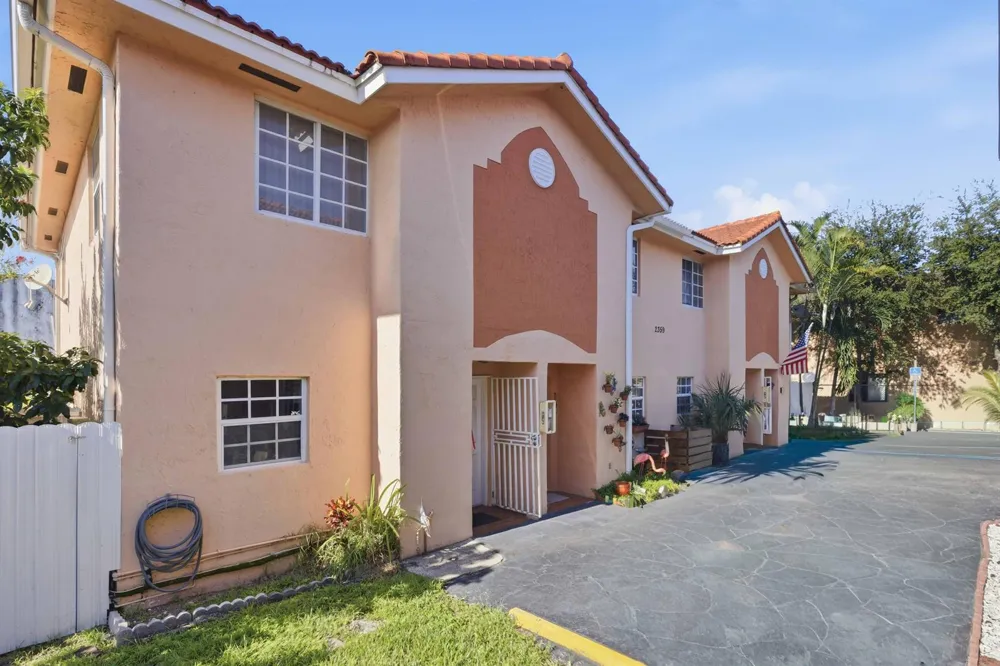 2359 W 74TH STREET #1-102 Hialeah, FL 33016