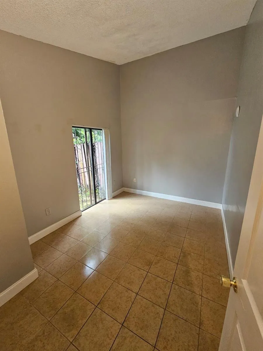 4552 NW 185TH STREET Miami Gardens, FL 33055