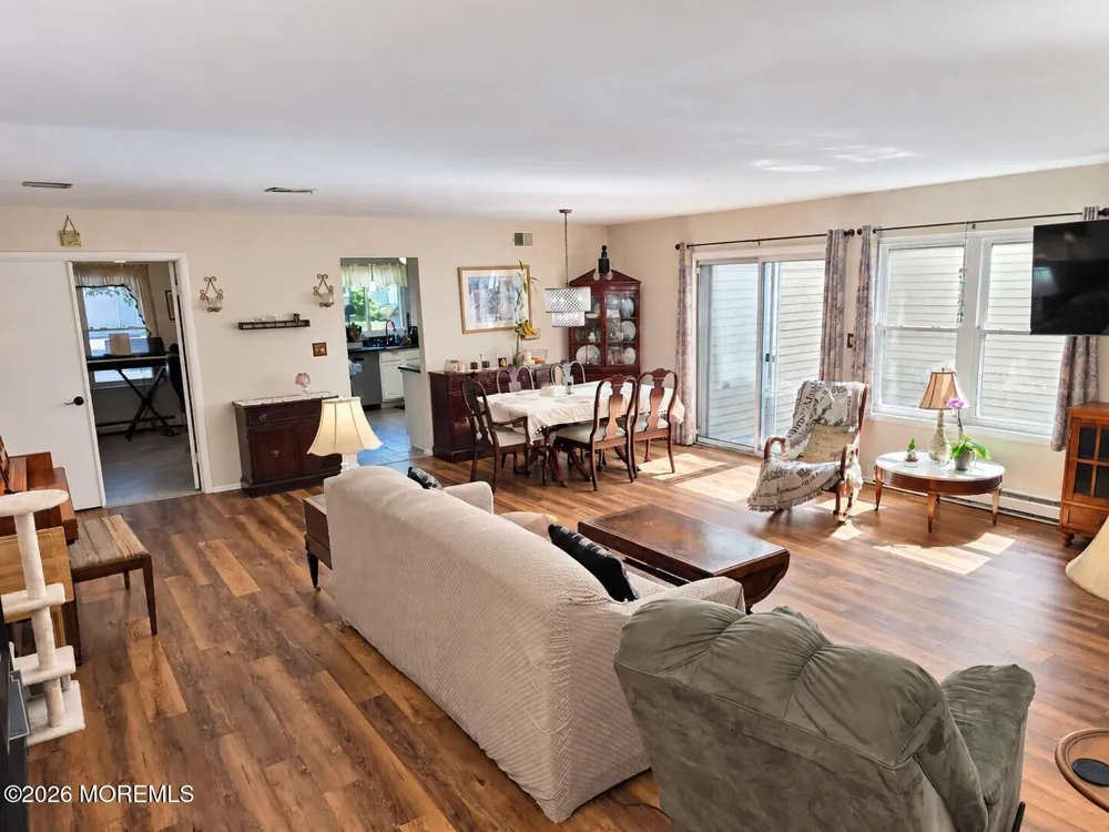 915 Liverpool Circle Manchester, NJ 08759