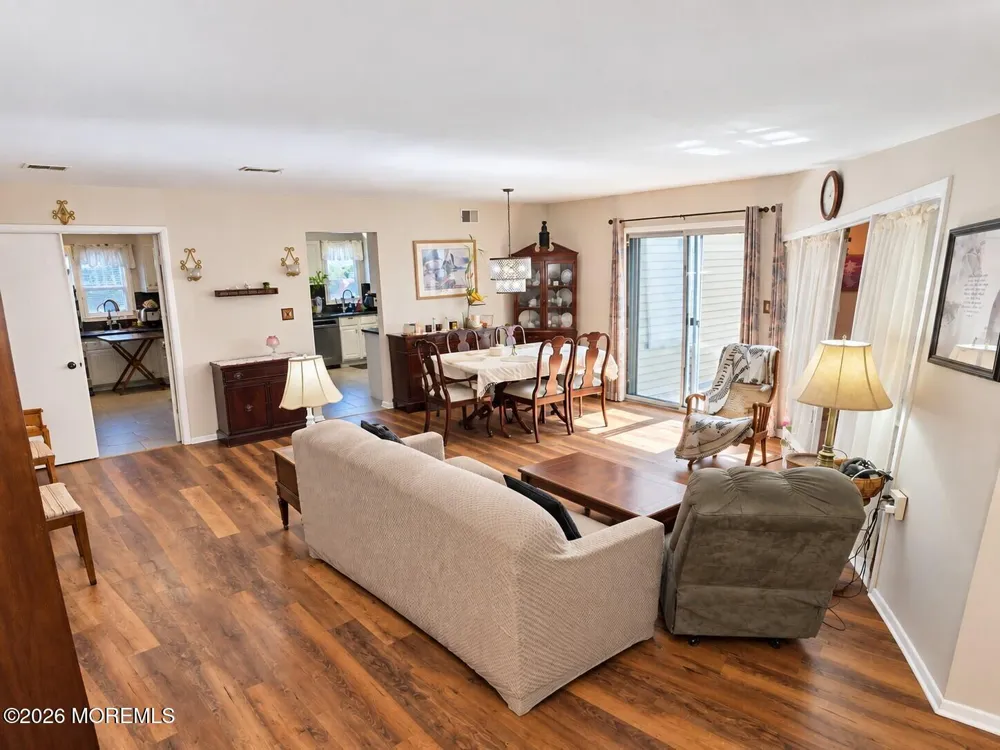 915 Liverpool Circle Manchester, NJ 08759