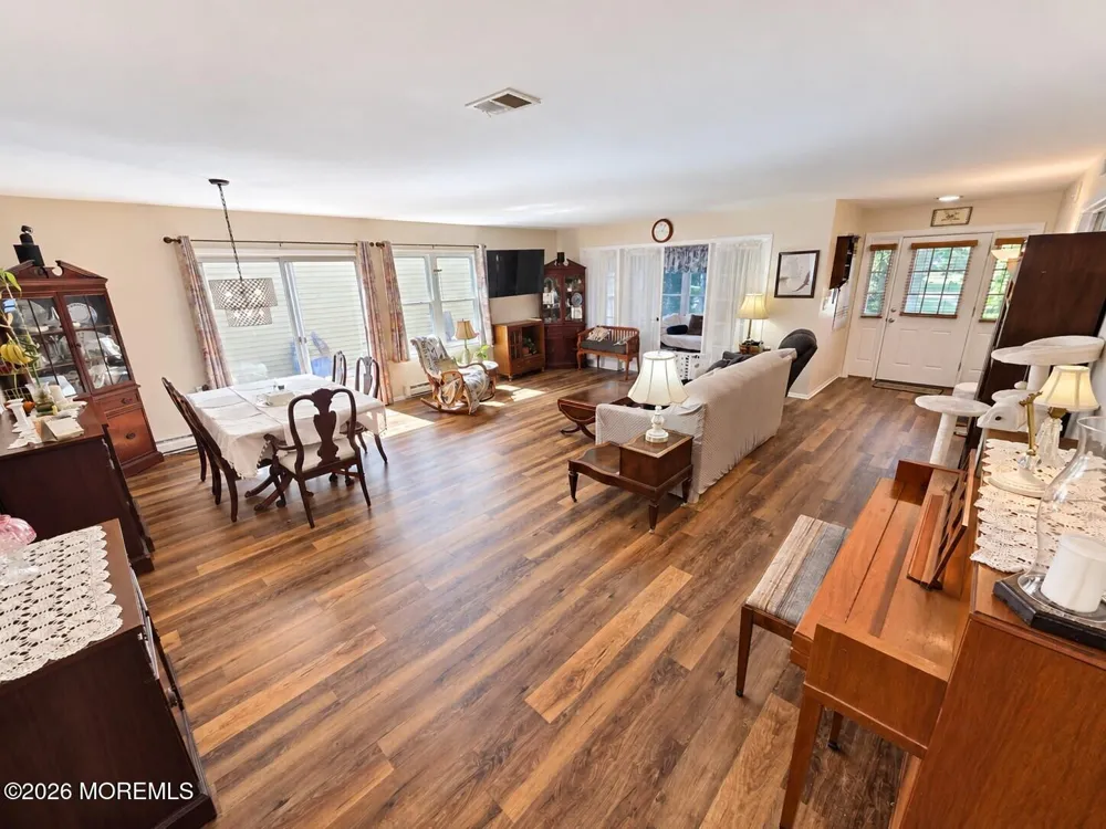 915 Liverpool Circle Manchester, NJ 08759