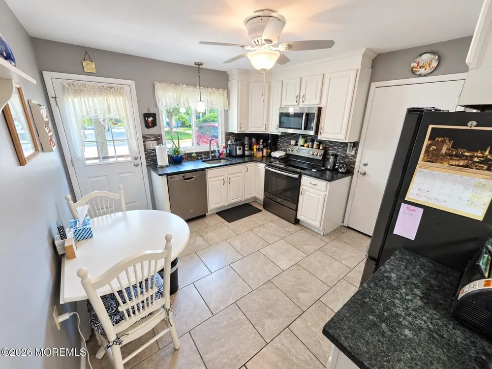 915 Liverpool Circle Manchester, NJ 08759
