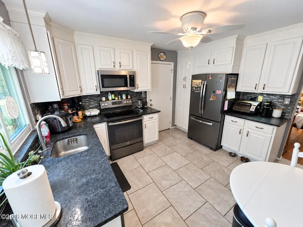 915 Liverpool Circle Manchester, NJ 08759