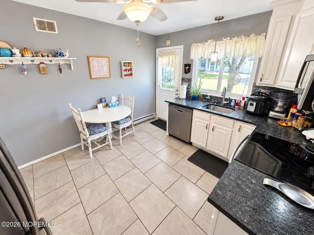 915 Liverpool Circle Manchester, NJ 08759