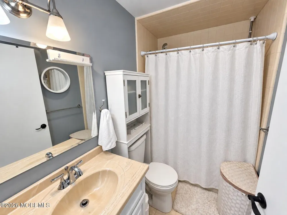915 Liverpool Circle Manchester, NJ 08759