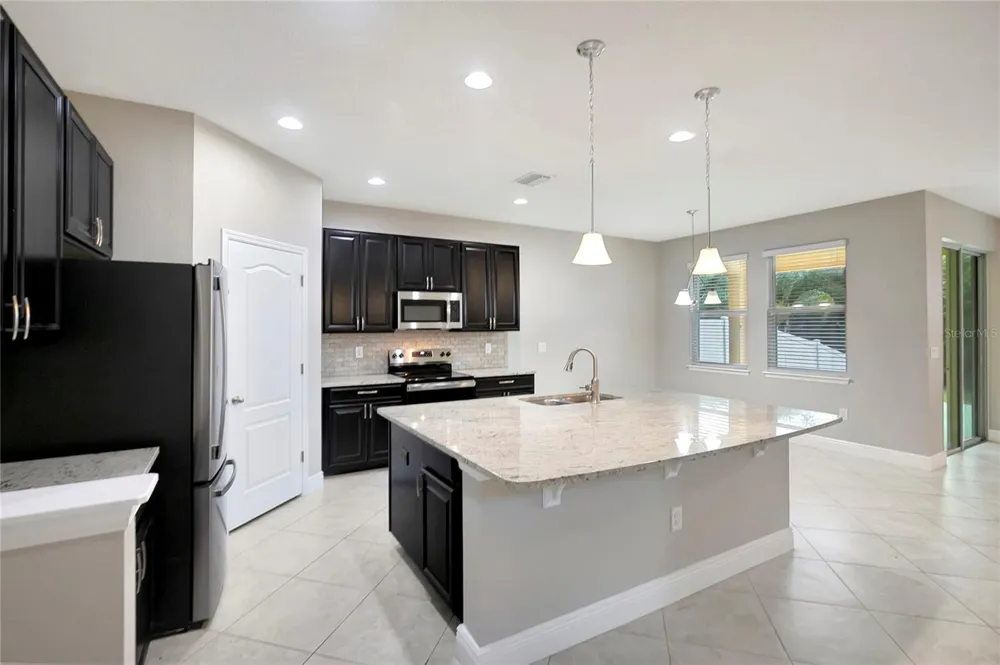 5028 INSHORE LANDING DRIVE Apollo Beach, FL 33572
